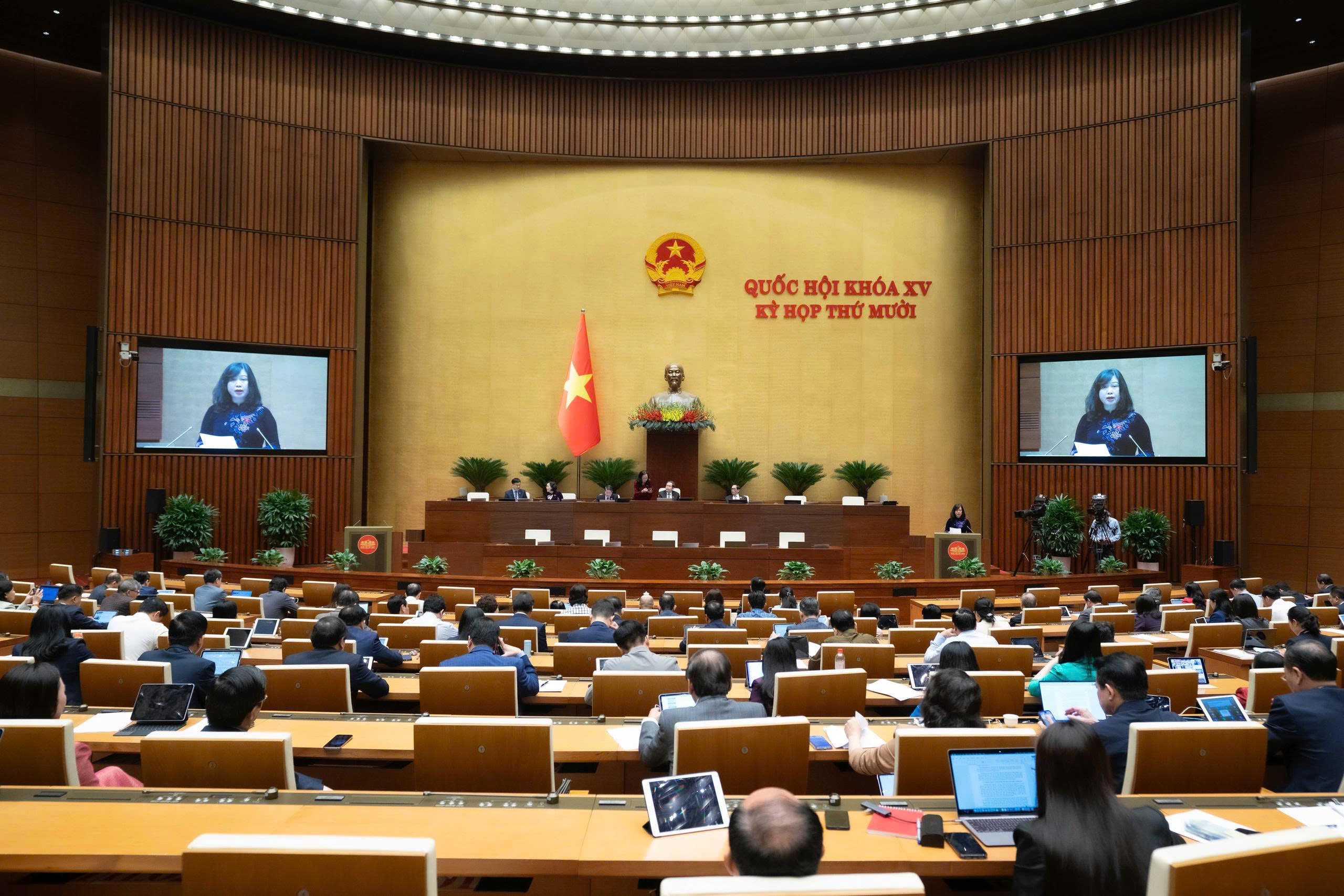 Phụ nữ sinh con thứ 2 được nghỉ 7 tháng, ưu tiên mua nhà ở xã hội