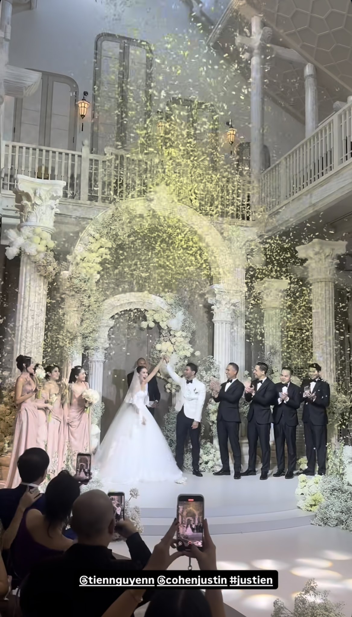 Không gian tiệc cưới hoành tráng của Tiên Nguyễn và chồng ngoại quốc tại Đà Nẵng