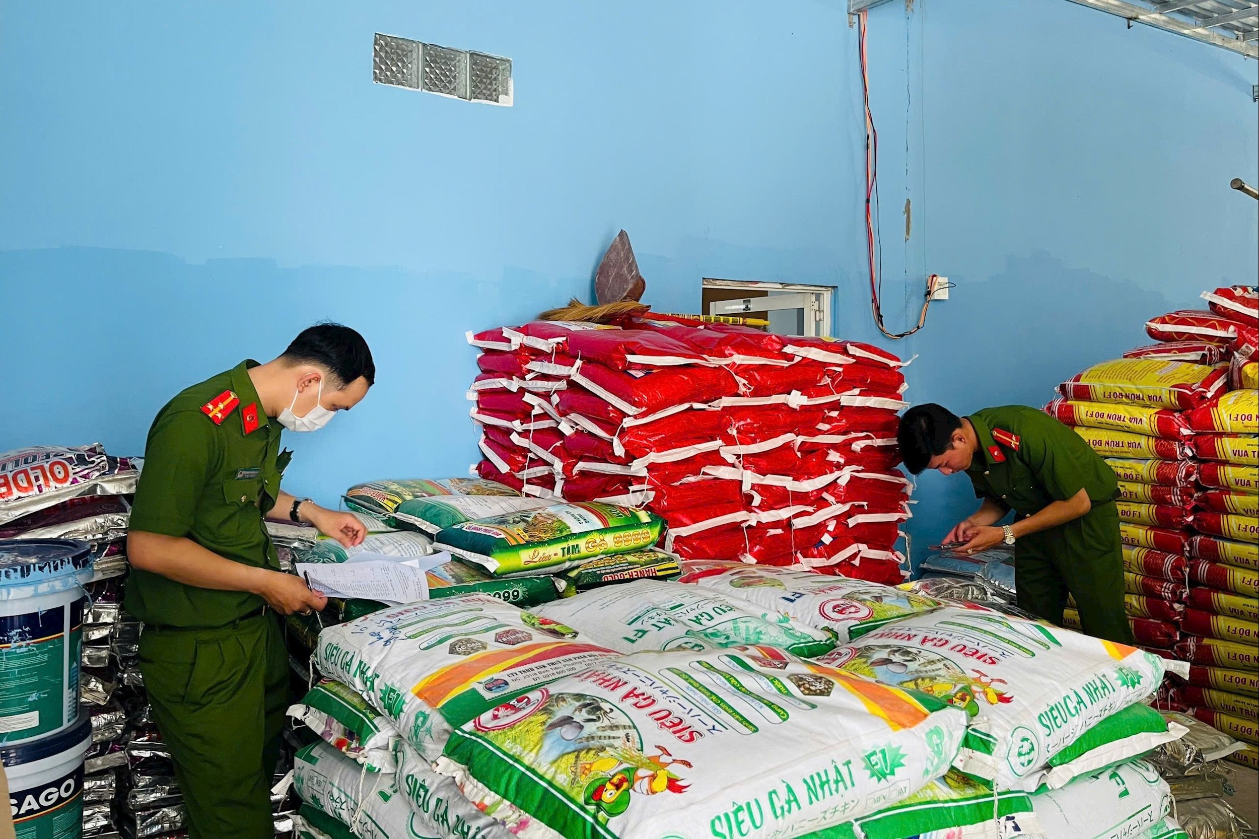 Cà Mau mở cao điểm chống buôn lậu, gian lận thương mại và hàng giả dịp Tết Nguyên đán Bính Ngọ 2026