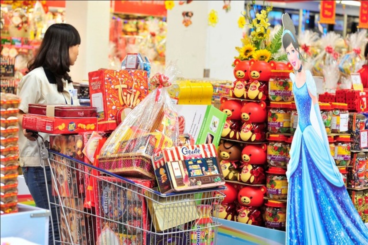 Tiêu dùng nội địa tiếp tục nâng đỡ thị trường tiêu dùng