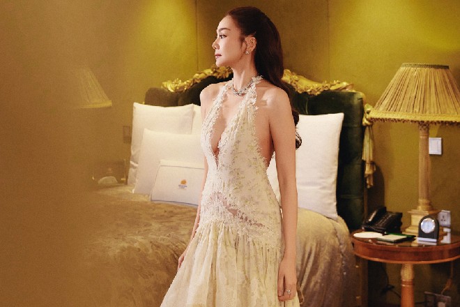 Cận cảnh bộ trang sức hơn 5 tỷ mà Thanh Hằng mang đi sự kiện