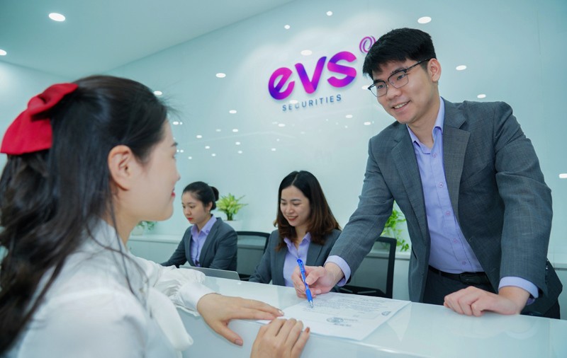 Giấy phép phái sinh bị thu hồi, nợ trăm tỷ bủa vây Chứng khoán EVS