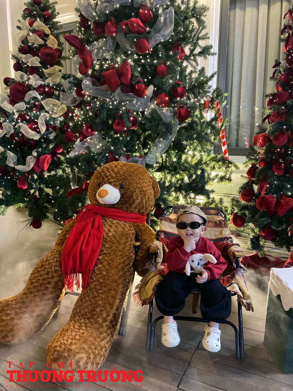 Giới trẻ TP.HCM náo nức check-in Giáng sinh tại các quán cà phê