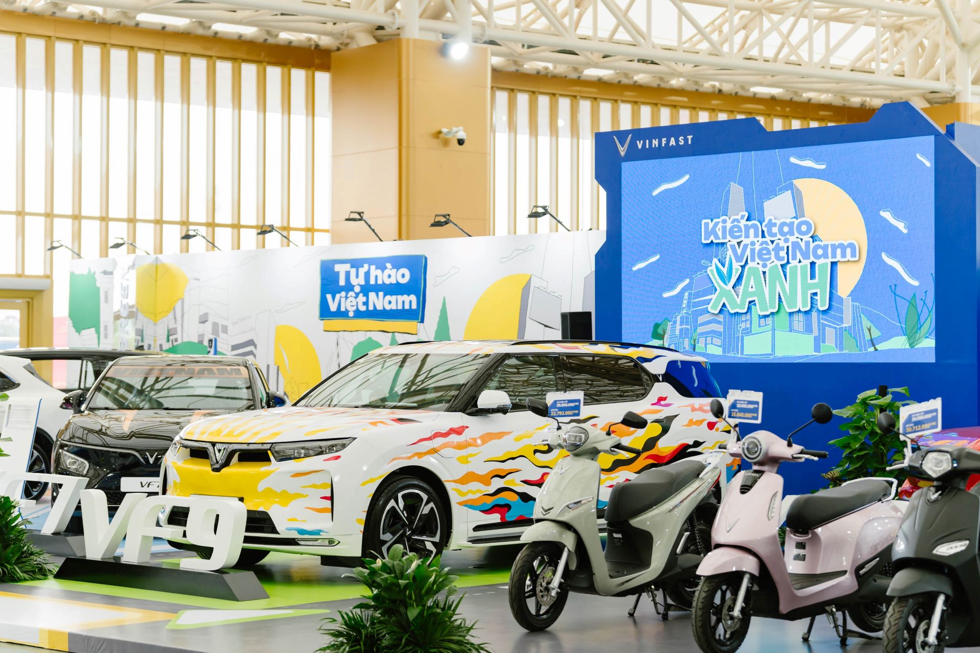 Với hệ sinh thái xanh toàn diện VinFast “chiếm trọn spotlight” tại Vietnam Mobility Show 2025 