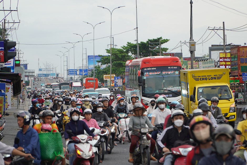 Điều chỉnh lộ trình hạn chế xe xăng, dầu vào trung tâm TP.HCM