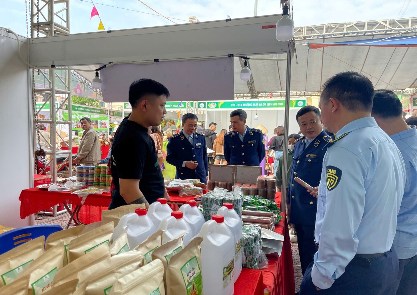 Bộ Y tế triển khai cao điểm bảo đảm an toàn thực phẩm Tết Nguyên đán Bính Ngọ và Lễ hội Xuân 2026