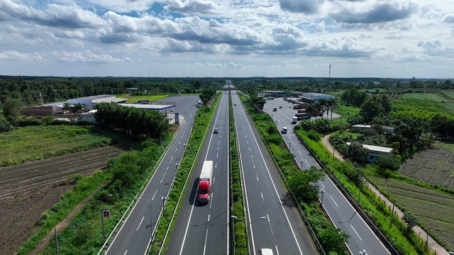 Đồng Nai bàn giao hơn 350 thửa đất, đẩy nhanh giải phóng mặt bằng mở rộng cao tốc TP.HCM – Long Thành