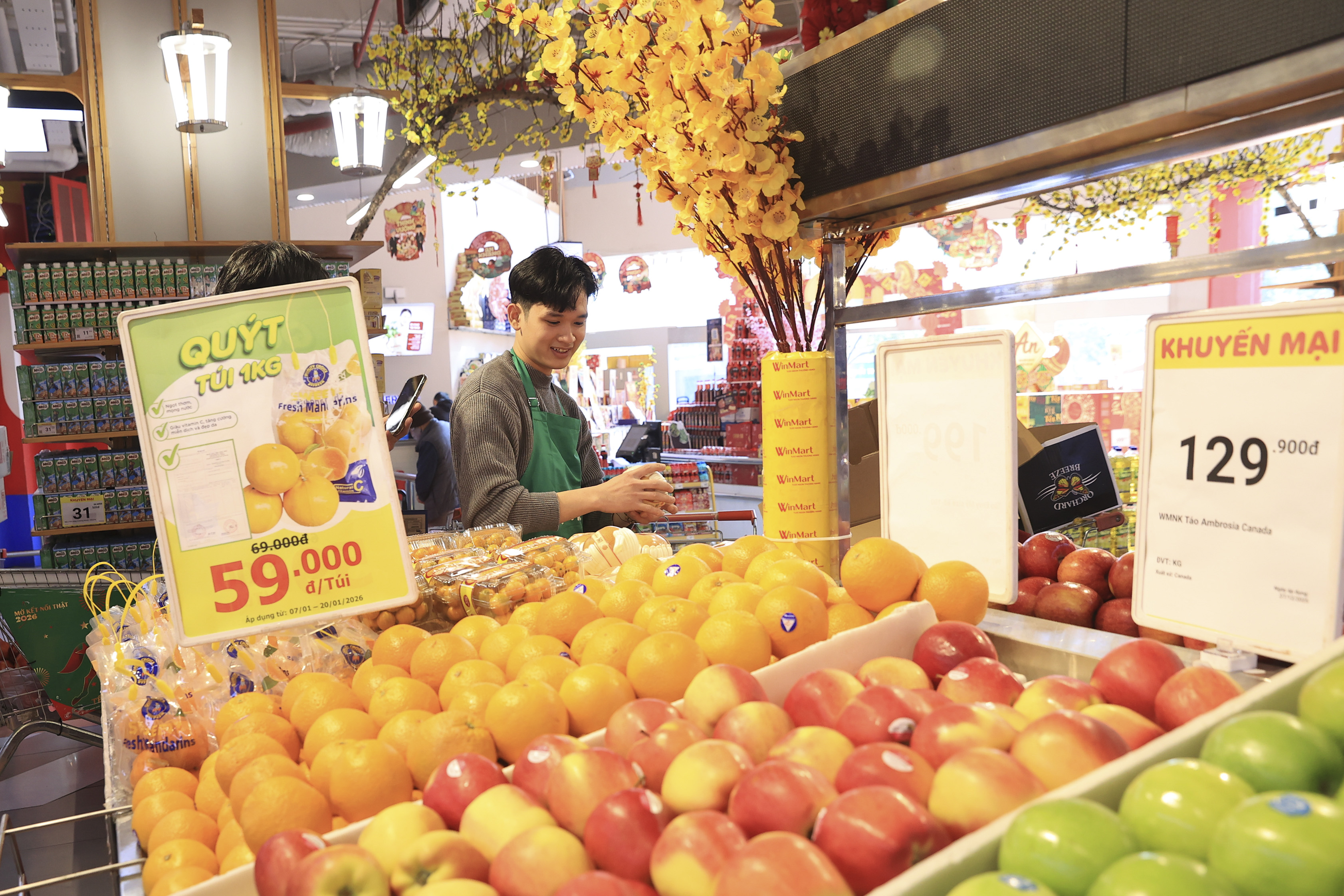 WinMart phục vụ hàng hóa giá cả bình ổn, đa dạng giỏ quà Tết và ưu đãi lớn trên toàn hệ thống