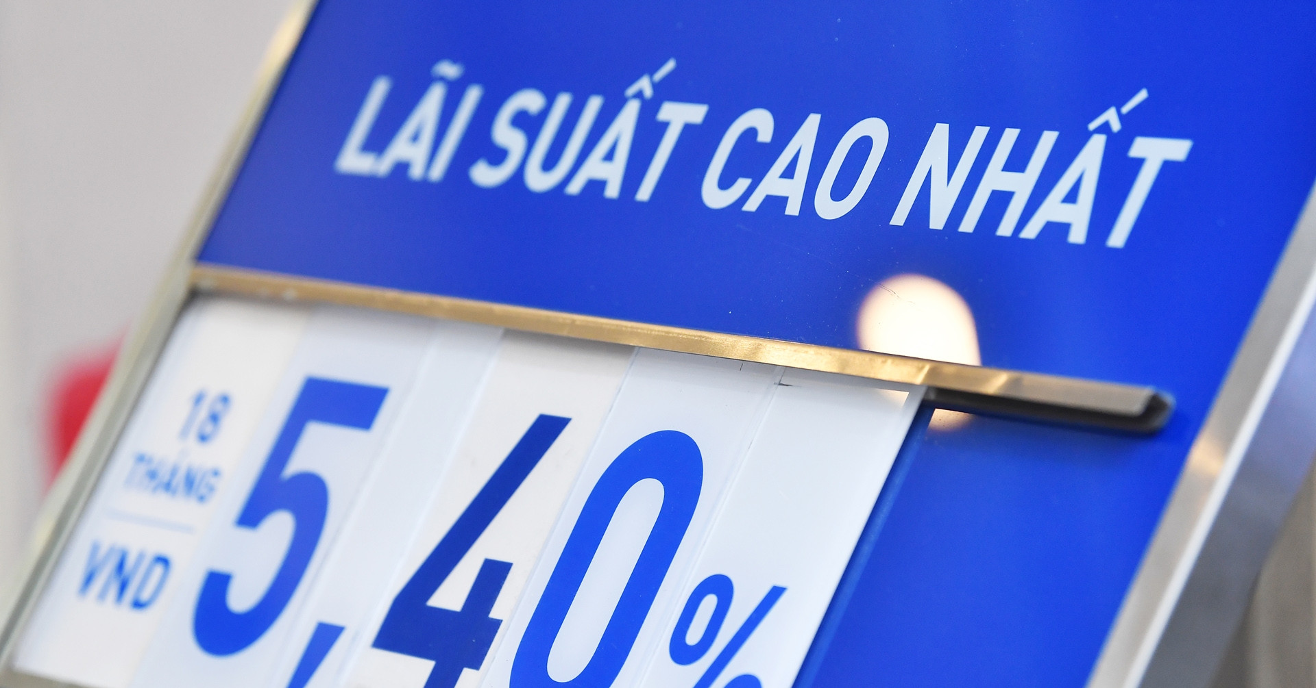 Khi tín dụng tăng nhanh, lãi suất còn giữ được mặt bằng thấp