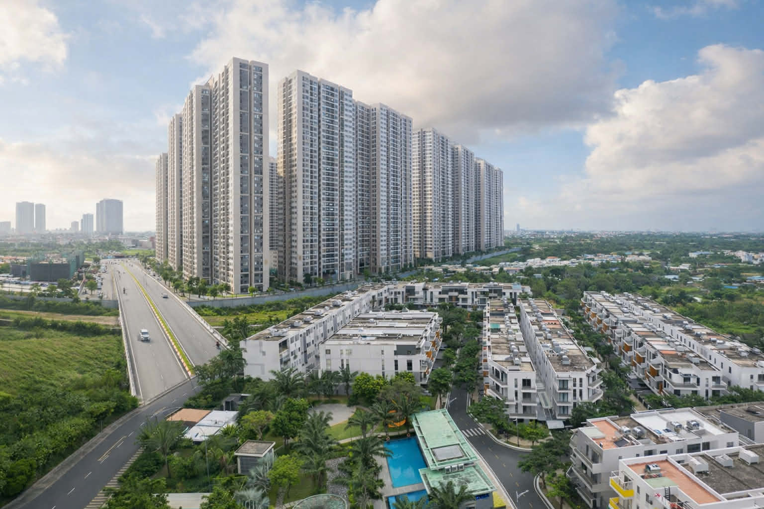 Chung cư hay nhà liền thổ là lựa chọn của dòng tiền trong năm 2026