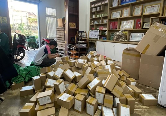 Luật Thương mại điện tử 2025 Cú lọc cần thiết và nỗi lo rời cuộc chơi của người bán nhỏ lẻ