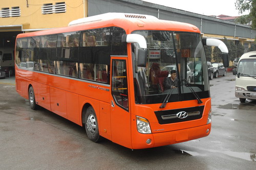 Siết chặt quản lý xe khách giường nằm 2 tầng, xe điện bốn bánh