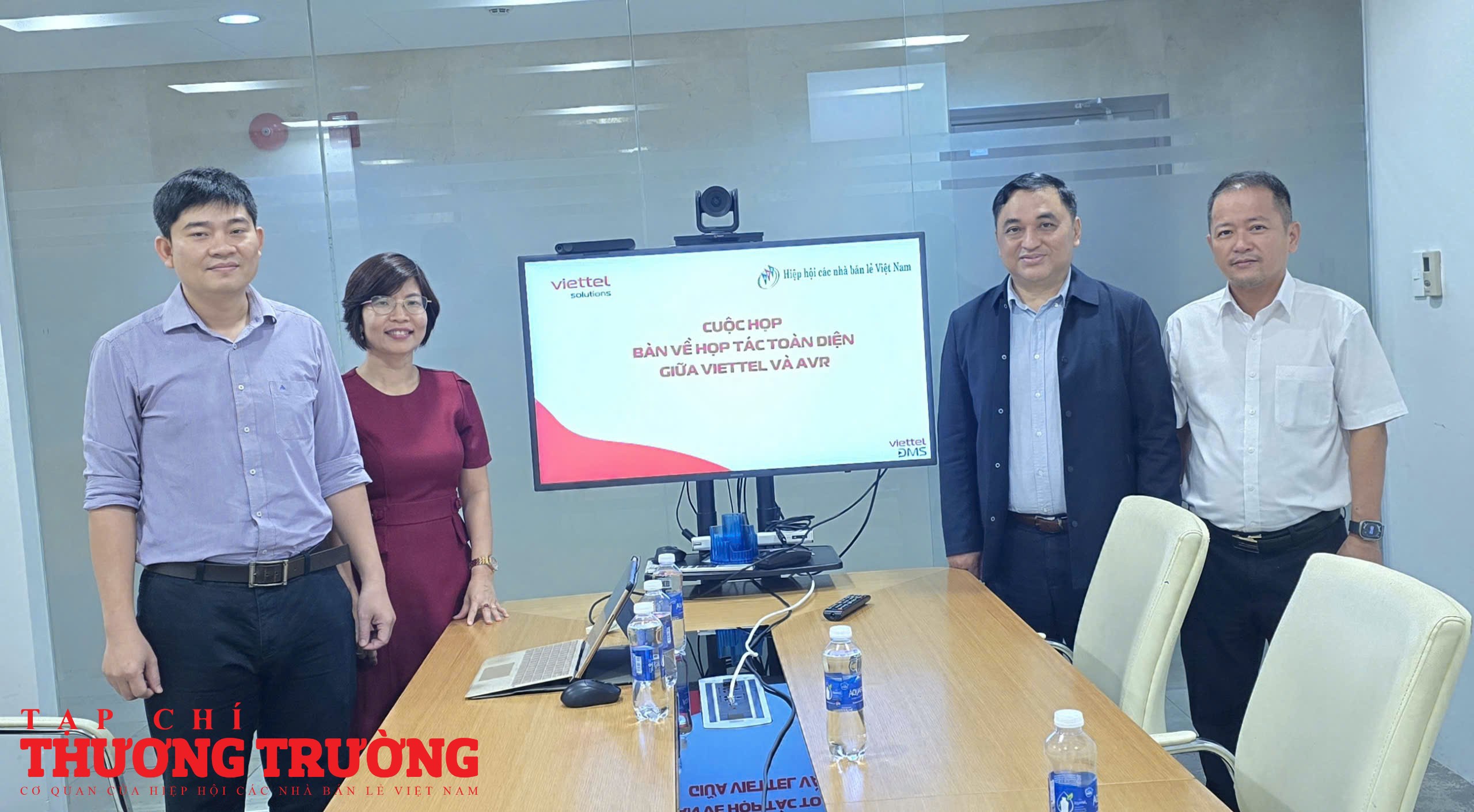 AVR và Viettel bàn về lộ trình hợp tác thúc đẩy chuyển đổi số ngành bán lẻ