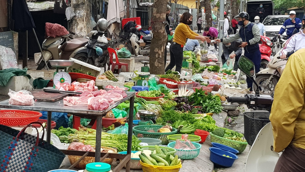 Giá nhiều mặt hàng thực phẩm thiết yếu có xu hướng tăng trước Tết
