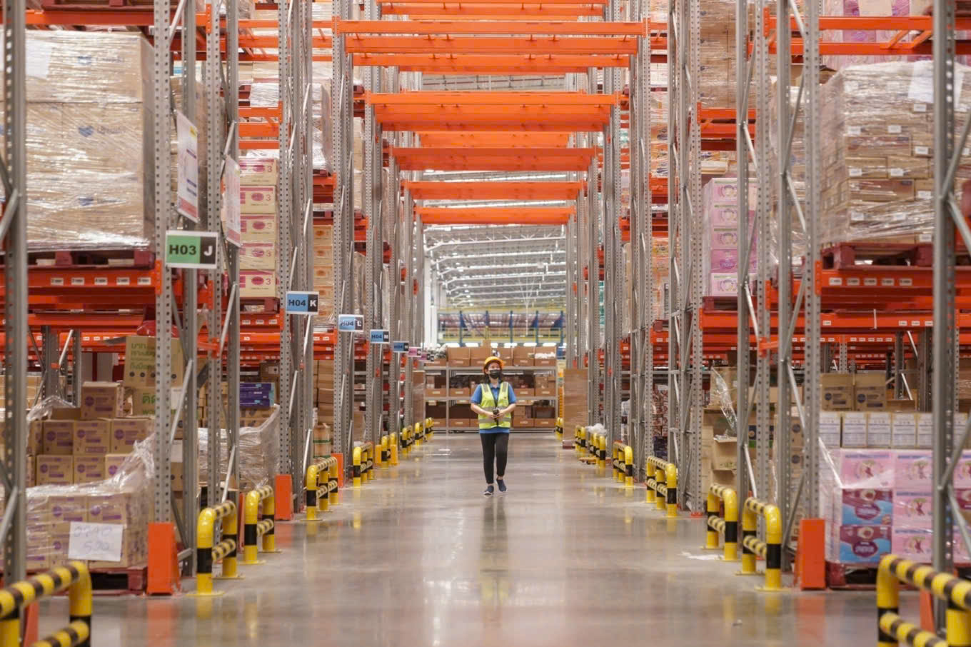 Cuộc đua ship nhanh và cái giá của logistics thương mại điện tử