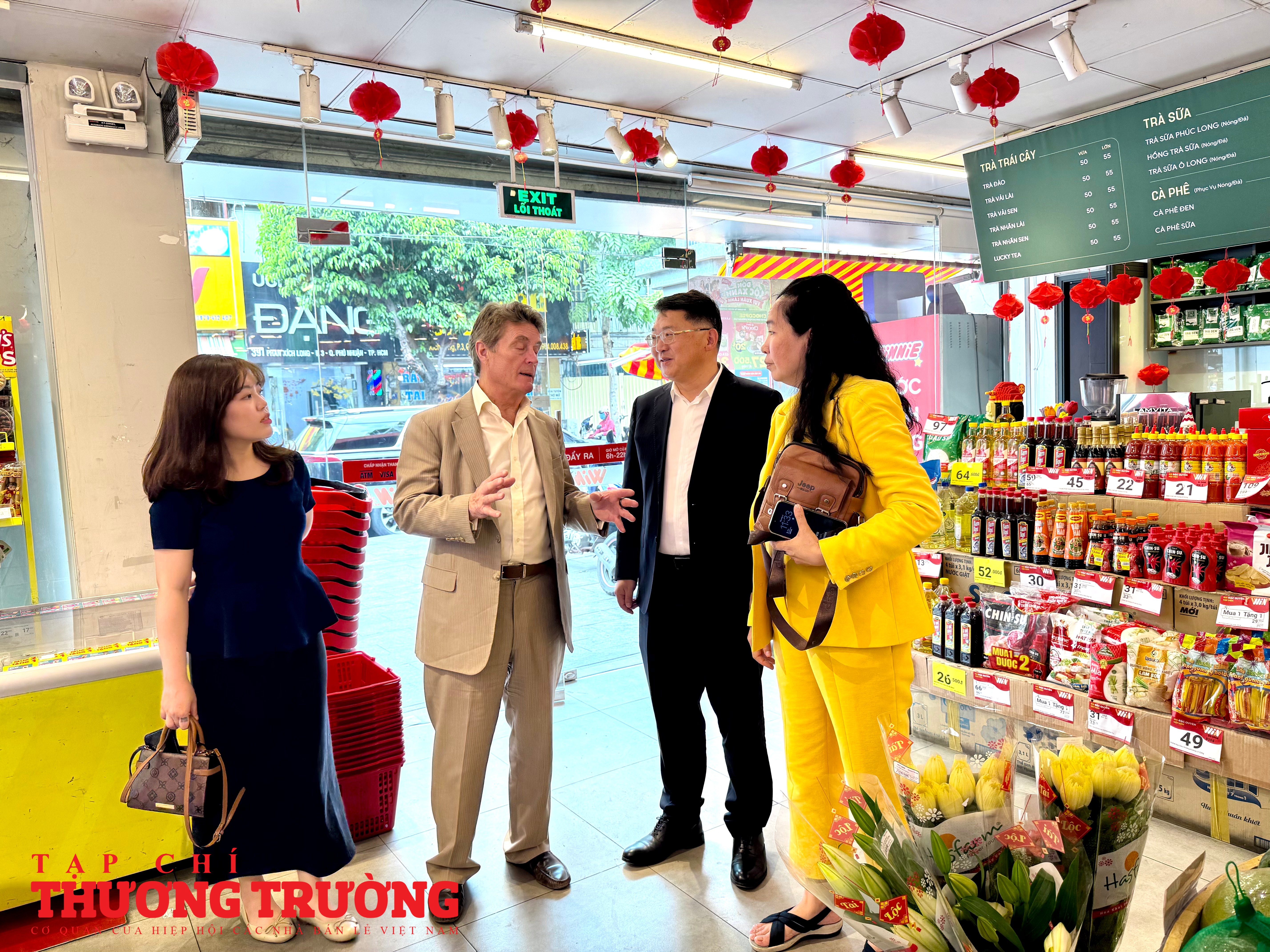 Đoàn NACS và AVR khảo sát thực tế hệ thống WinMart tìm hiểu xu hướng bán lẻ hiện đại tại TPHCM