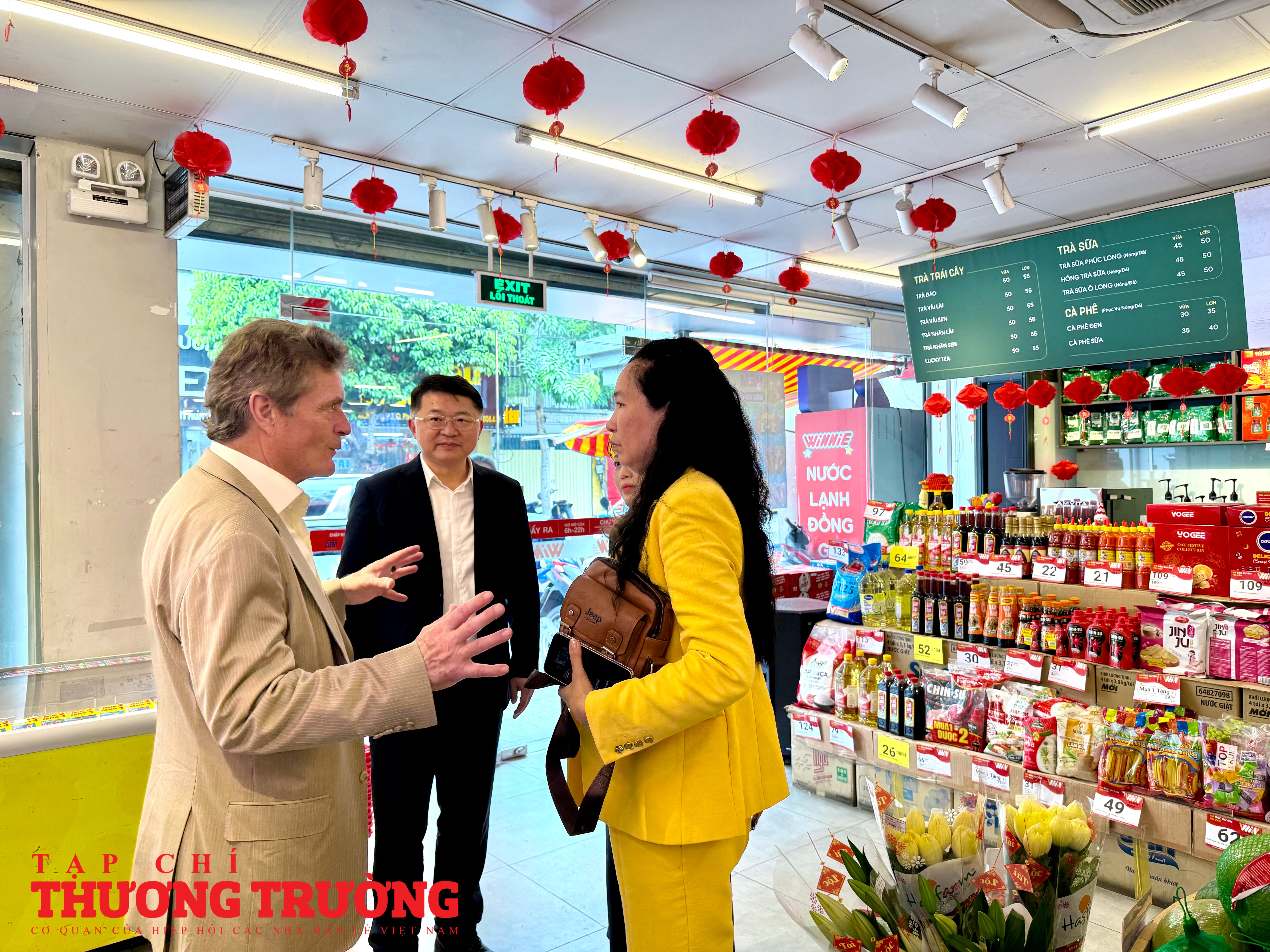 Đoàn NACS và AVR khảo sát thực tế hệ thống WinMart tìm hiểu xu hướng bán lẻ hiện đại tại TPHCM