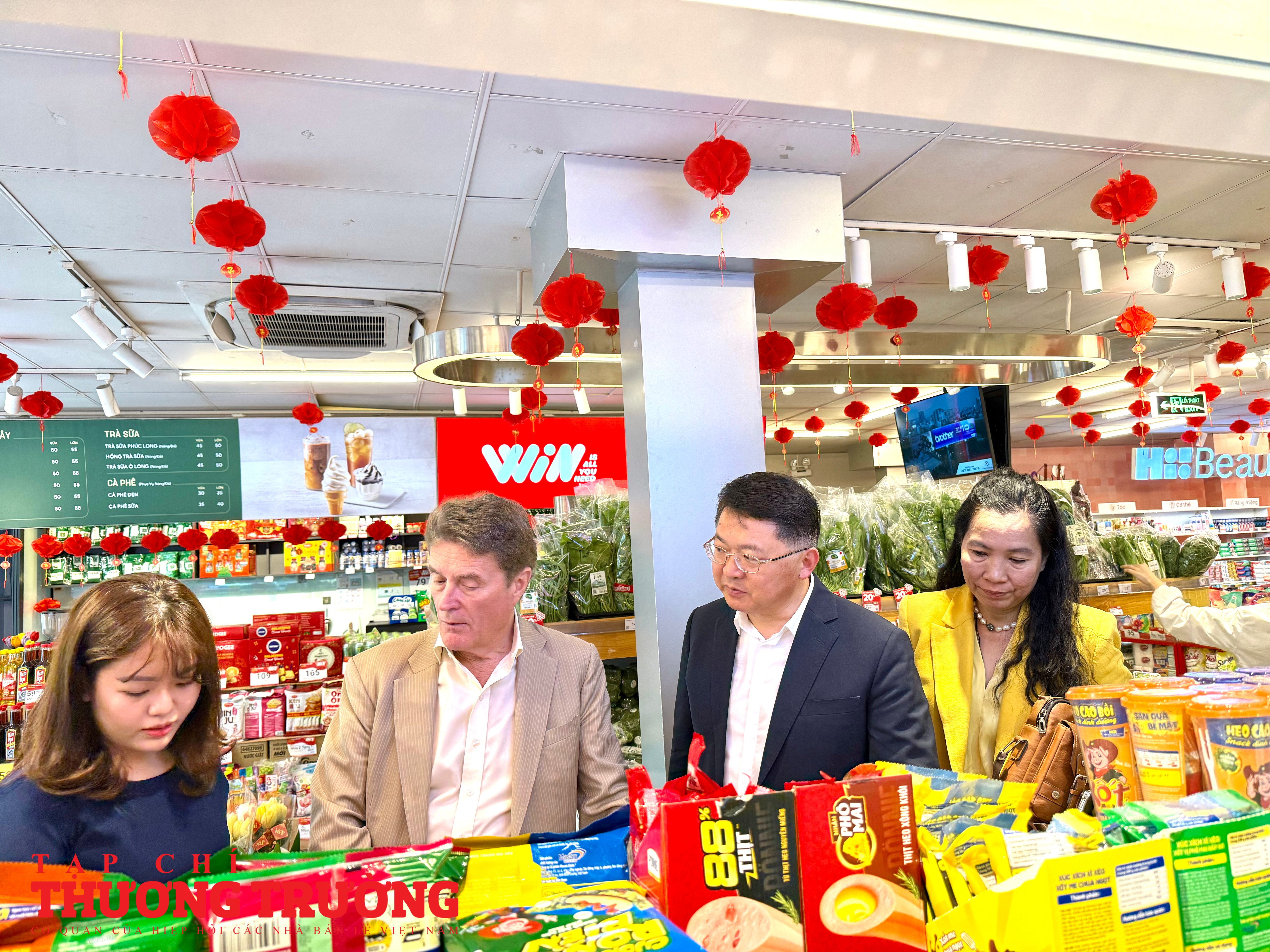 Đoàn NACS và AVR khảo sát thực tế hệ thống WinMart tìm hiểu xu hướng bán lẻ hiện đại tại TPHCM