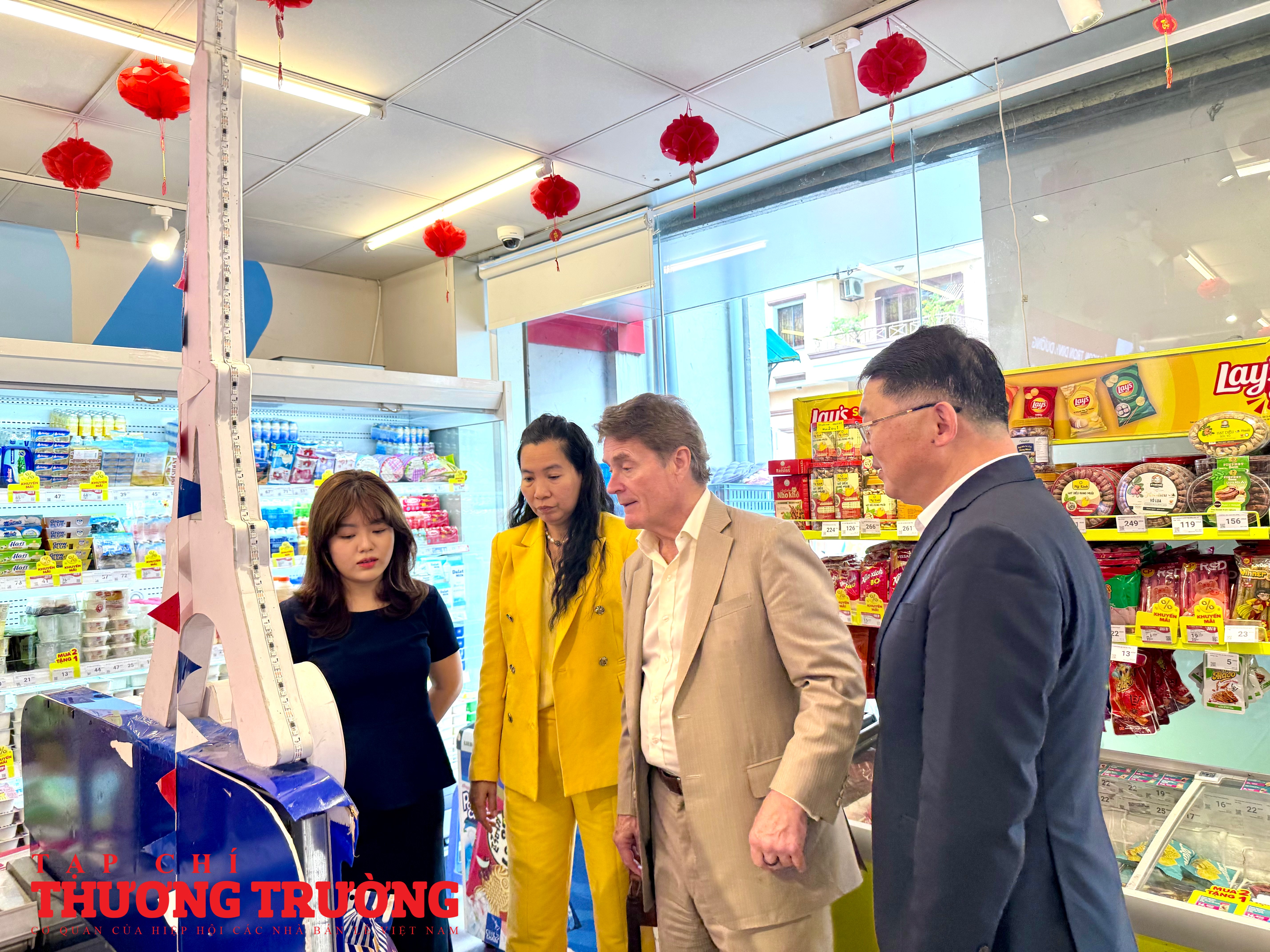 Đoàn NACS và AVR khảo sát thực tế hệ thống WinMart tìm hiểu xu hướng bán lẻ hiện đại tại TPHCM