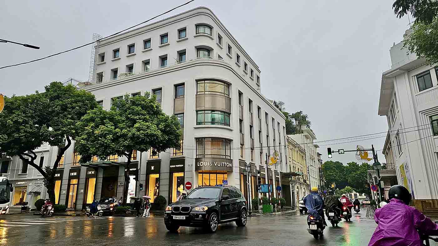 Giá thuê tại Tràng Tiền lập đỉnh giữa cuộc đua mặt bằng xa xỉ toàn cầu