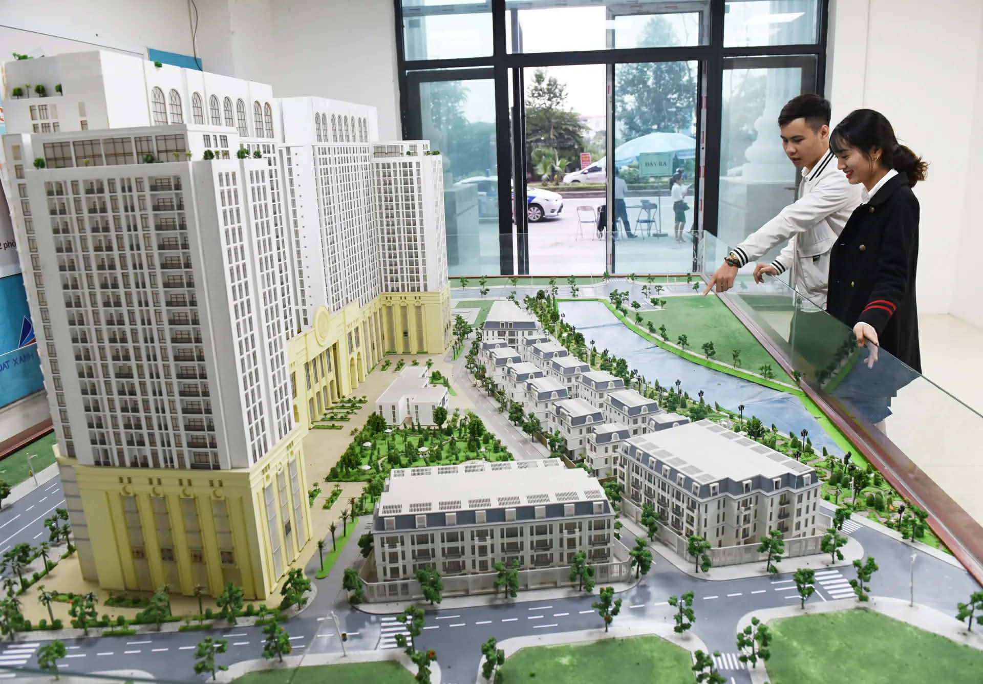 Thị trường nhà ở Hà Nội chậm nhịp vì áp lực lãi suất