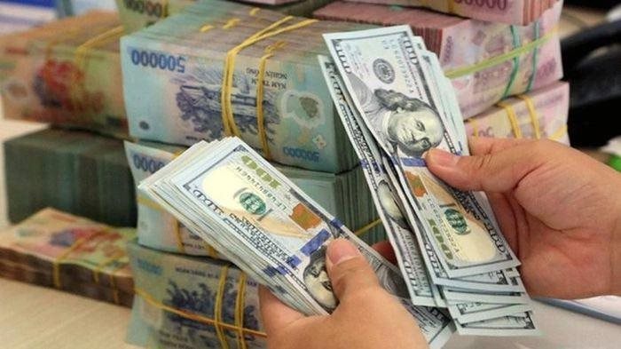 Ba áp lực lớn bủa vây kinh tế Việt Nam Lạm phát, tỷ giá và lãi suất cùng gia tăng