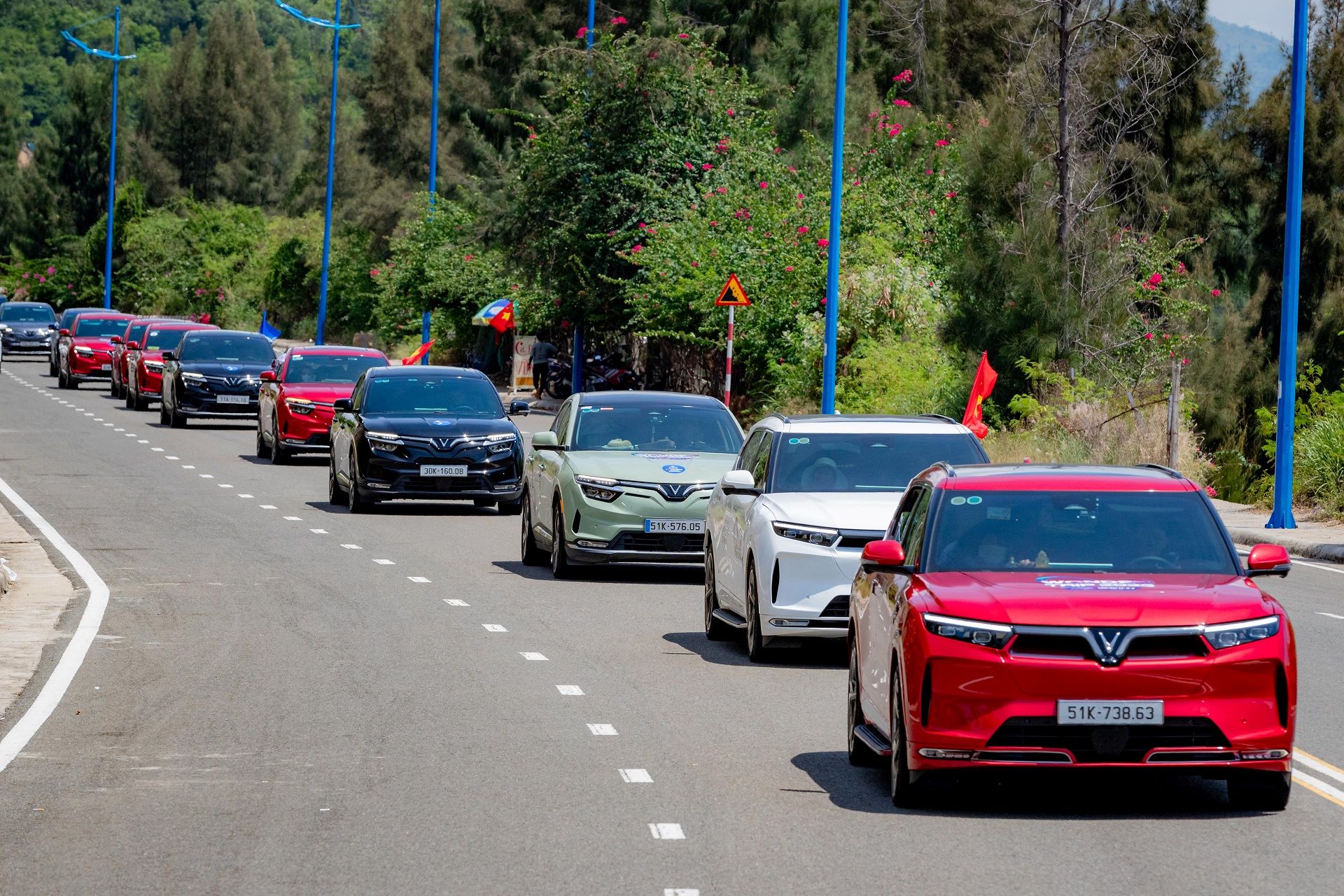 Vingroup gia hạn chương trình hỗ trợ khẩn cấp khách hàng chuyển đổi xe xăng sang xe điện tới 30/4/2026