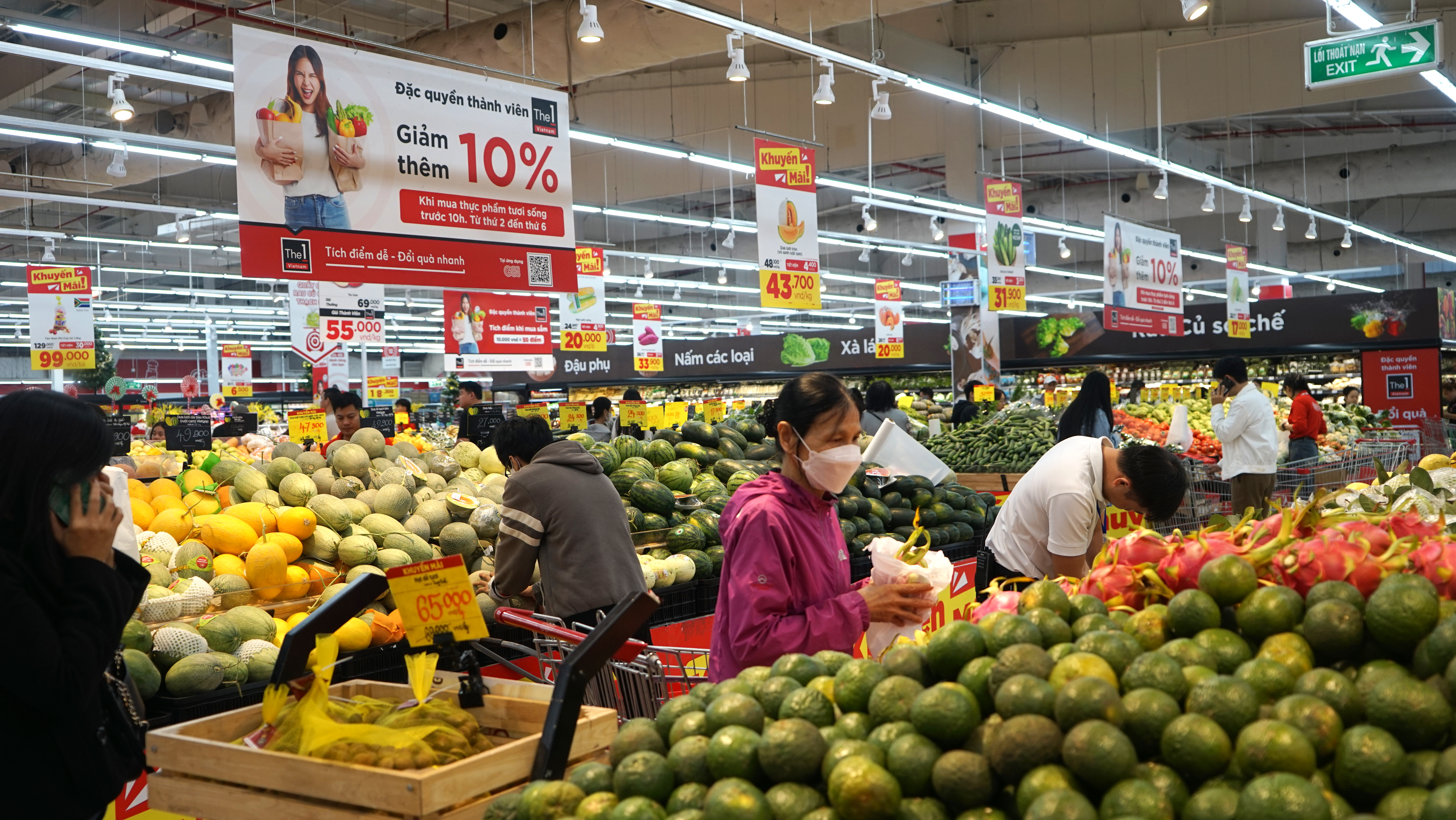 Bán lẻ hàng hóa và dịch vụ quý I vượt 1,9 triệu tỷ đồng, tăng 10,9% nhờ tiêu dùng và du lịch khởi sắc