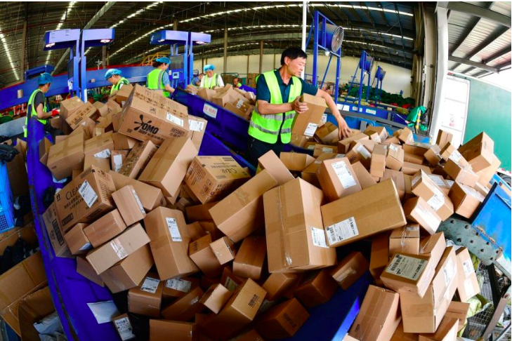 Hàng giá trị thấp qua TMĐT tại Việt Nam không còn là câu chuyện đơn lẻ