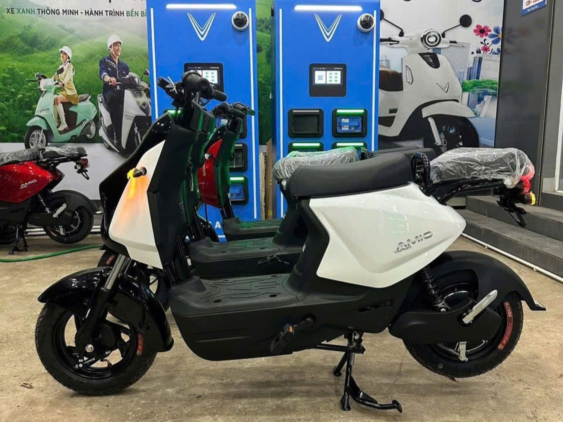 “Em út” Amio của gia đình xe máy điện VinFast Ngoại hình cá tính, an toàn vượt trội