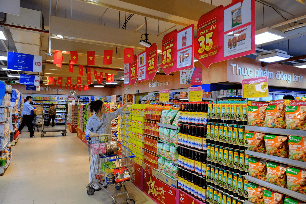 Hàng Việt đi xa bằng gì, nếu không phải là niềm tin?