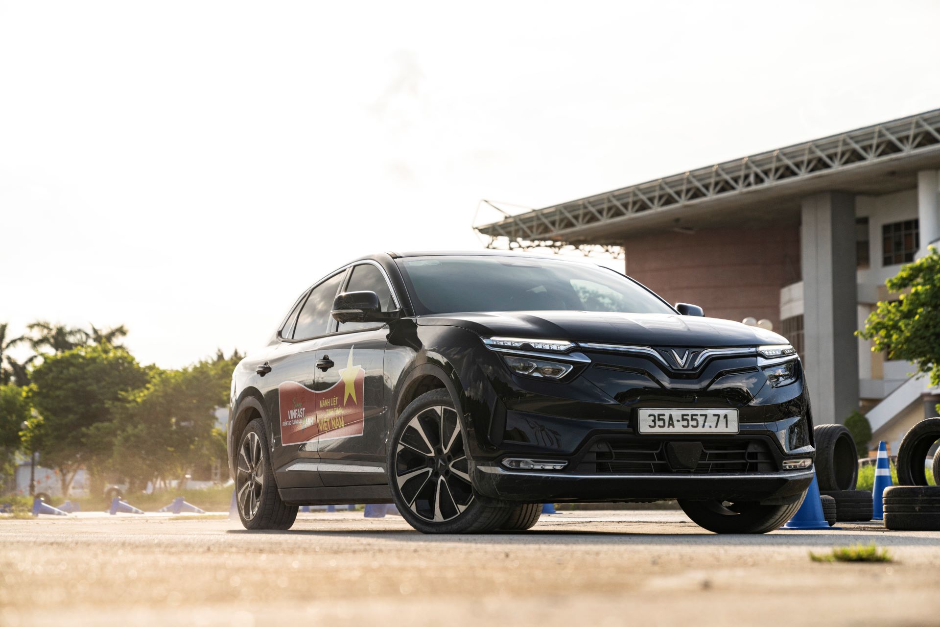 Dùng xe gần 3 năm chỉ mất 1,5 triệu đồng tiền bảo dưỡng, ô tô điện VinFast dễ “nuôi” ngoài tưởng tượng của người dùng