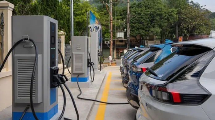 Ưu đãi thuế đối với xe dưới 24 chỗ chạy bằng pin phù hợp với xu hướng toàn cầu