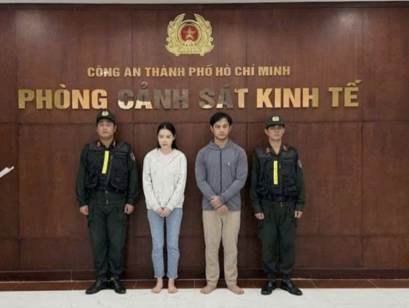 Công an TP.HCM bắt vợ chồng sản xuất thuốc giảm cân Emo’s chứa chất cấm