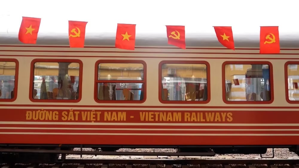 Hải Phòng nhộn nhịp đón khách ngay ngày đầu kỳ nghỉ lễ 304