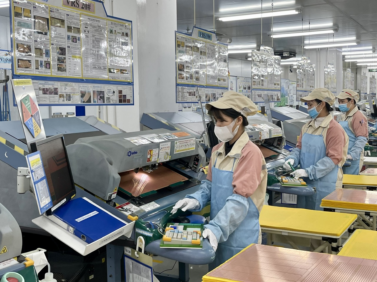Gần 120.000 doanh nghiệp gia nhập thị trường, vốn đăng ký đổ vào nền kinh tế gần 1,9 triệu tỷ đồng