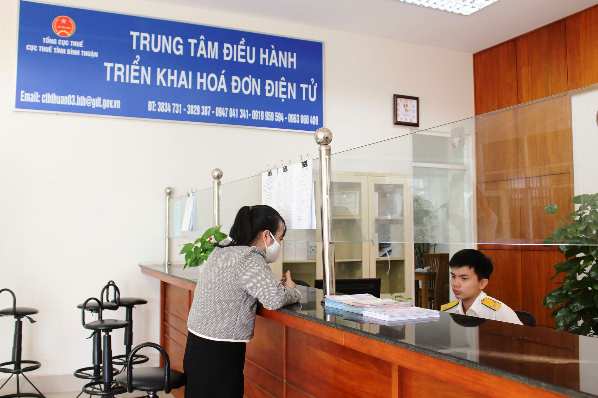 Nợ thuế 1 triệu đồng bị hoãn xuất cảnh và góc nhìn bất ngờ từ cơ quan thuế
