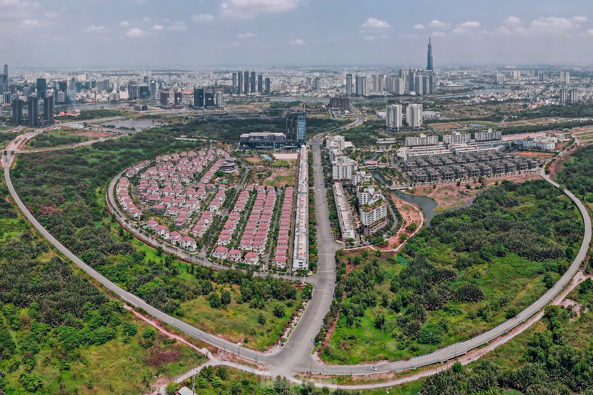 TP.HCM dồn toàn lực cho mục tiêu thu ngân sách 1 triệu tỷ đồng năm 2026