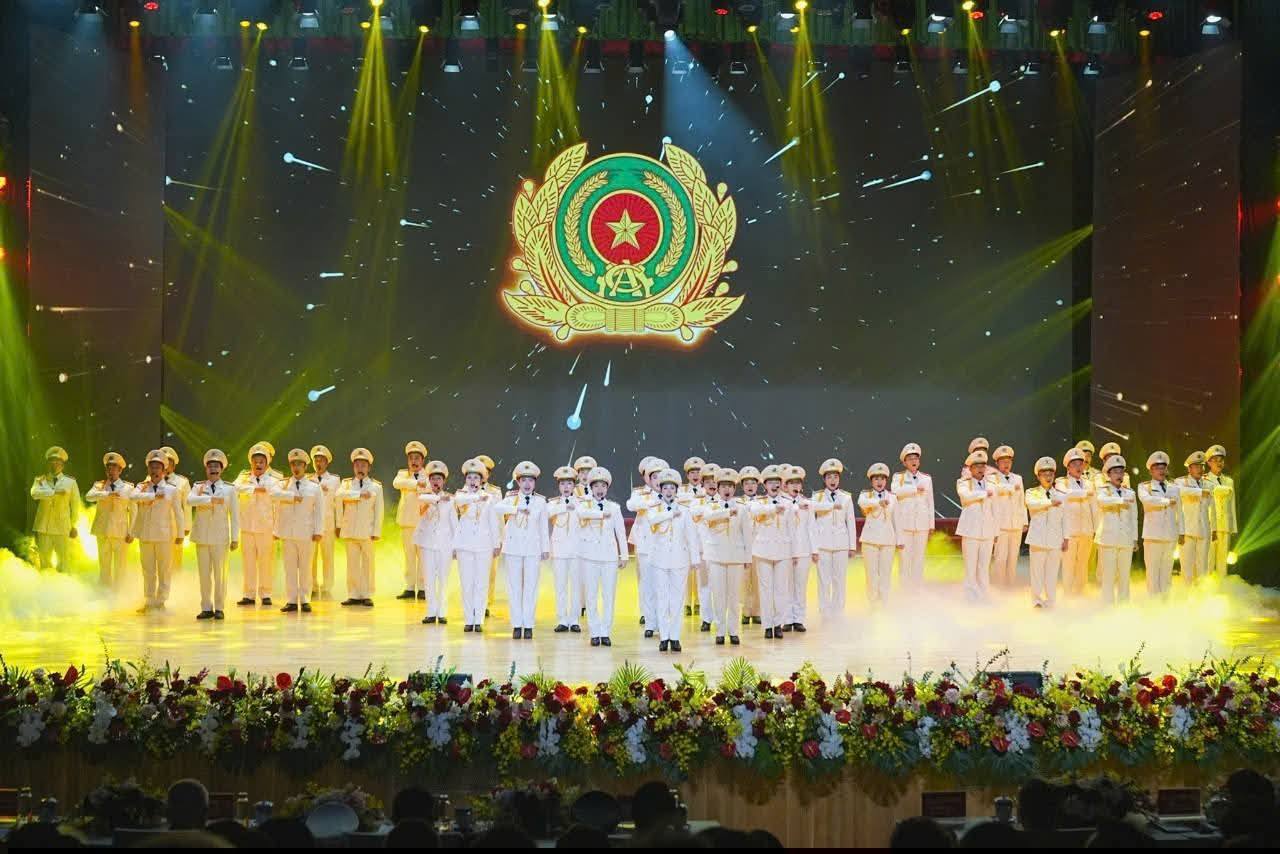 Công an Hải Phòng đón nhận Danh hiệu Anh hùng LLVTND