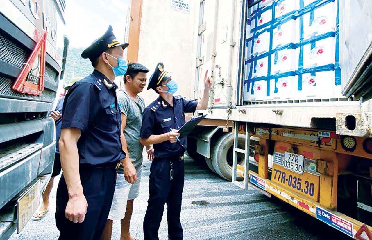 Tổng kim ngạch xuất nhập khẩu 4 tháng vượt 345 tỷ USD