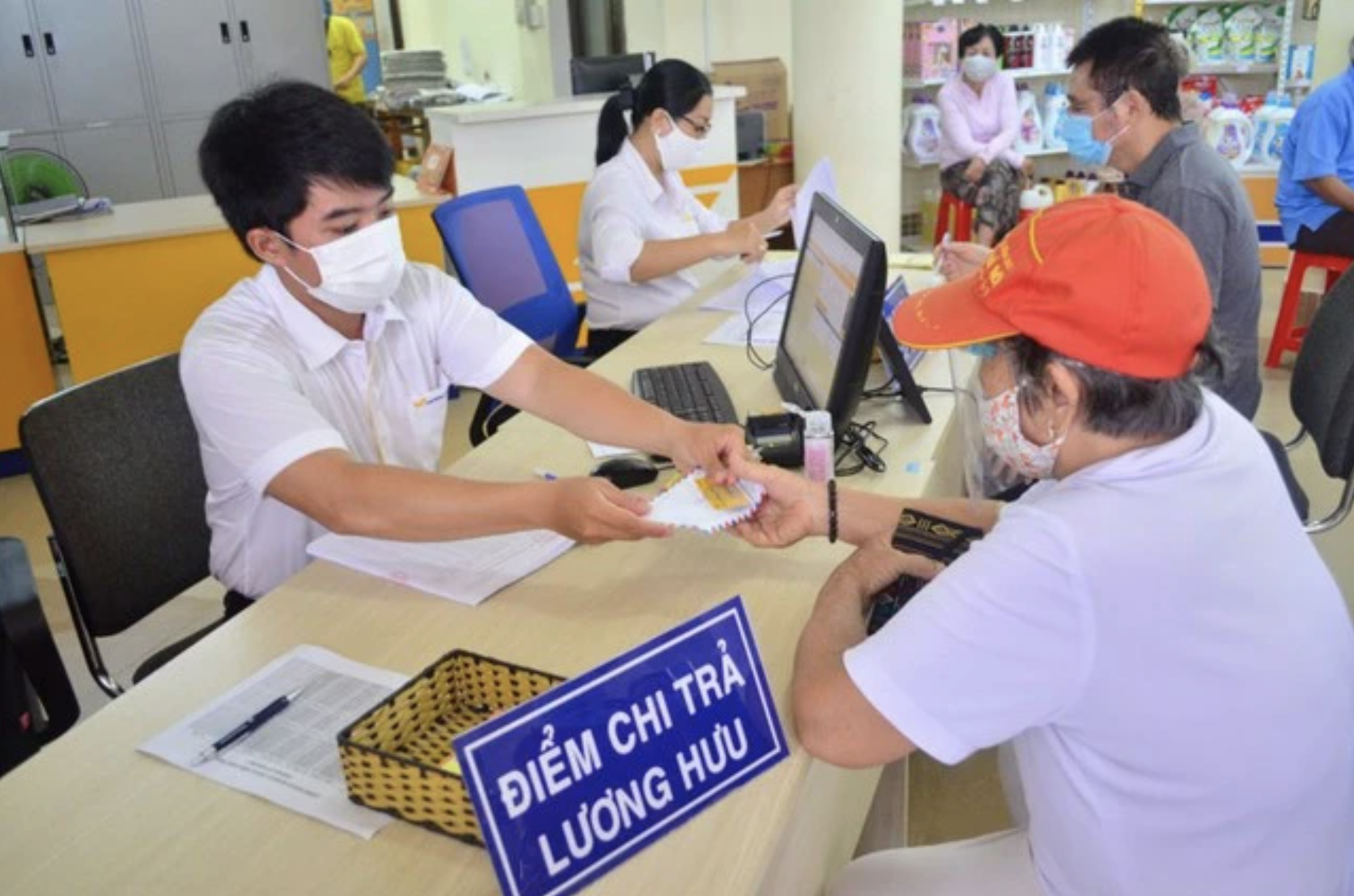 Từ 1/7/2026, lương hưu và trợ cấp BHXH tăng 8%