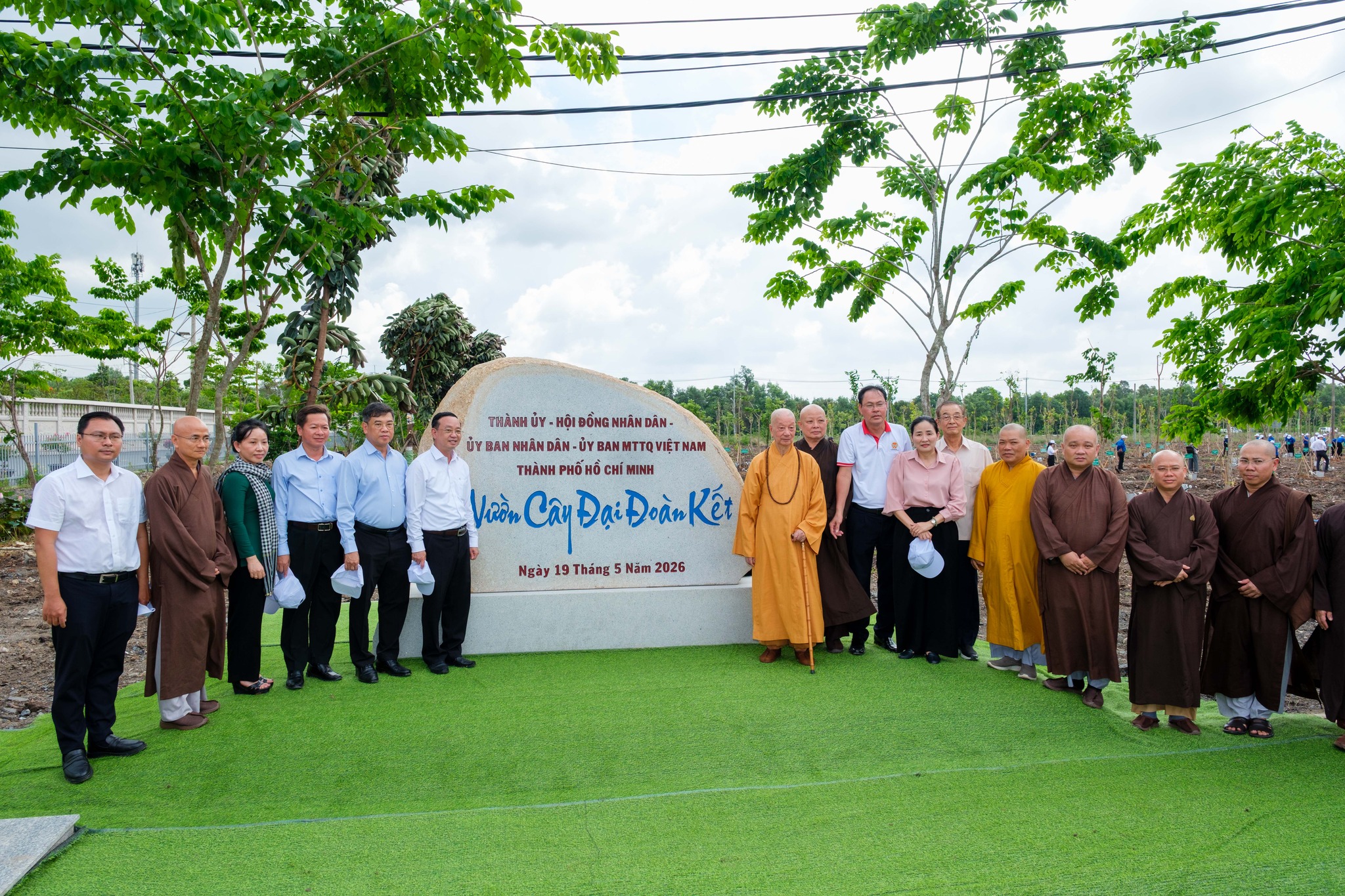 TP.HCM triển khai trồng hàng trăm cây xanh