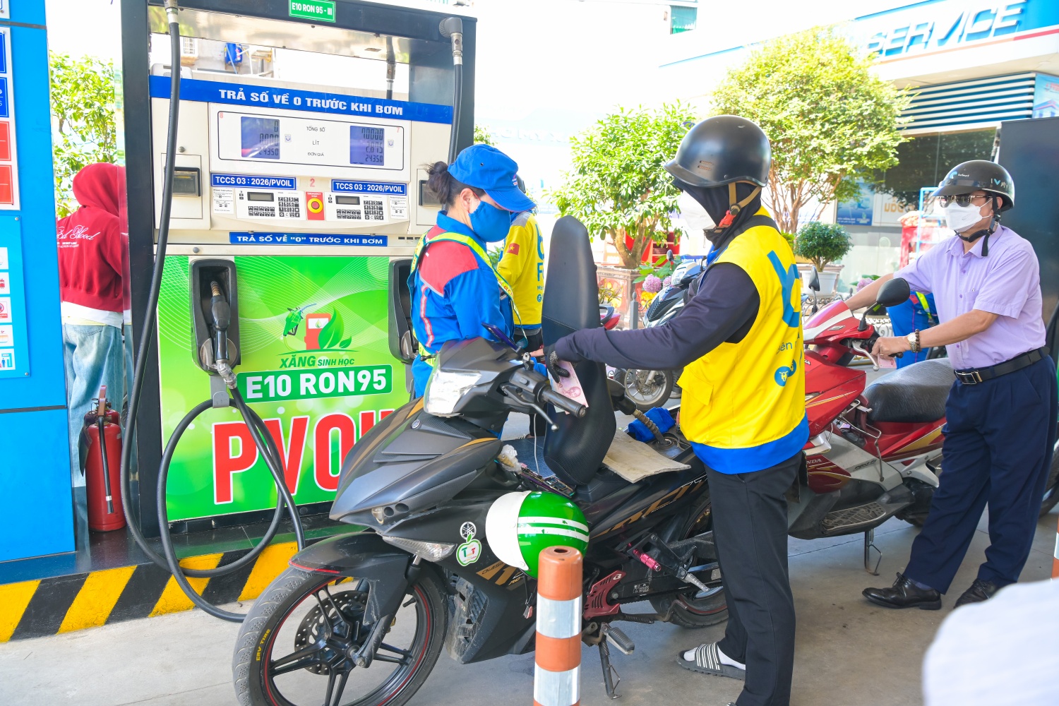 Bộ Công Thương đề xuất giảm thuế để tăng sức hút cho xăng sinh học E10