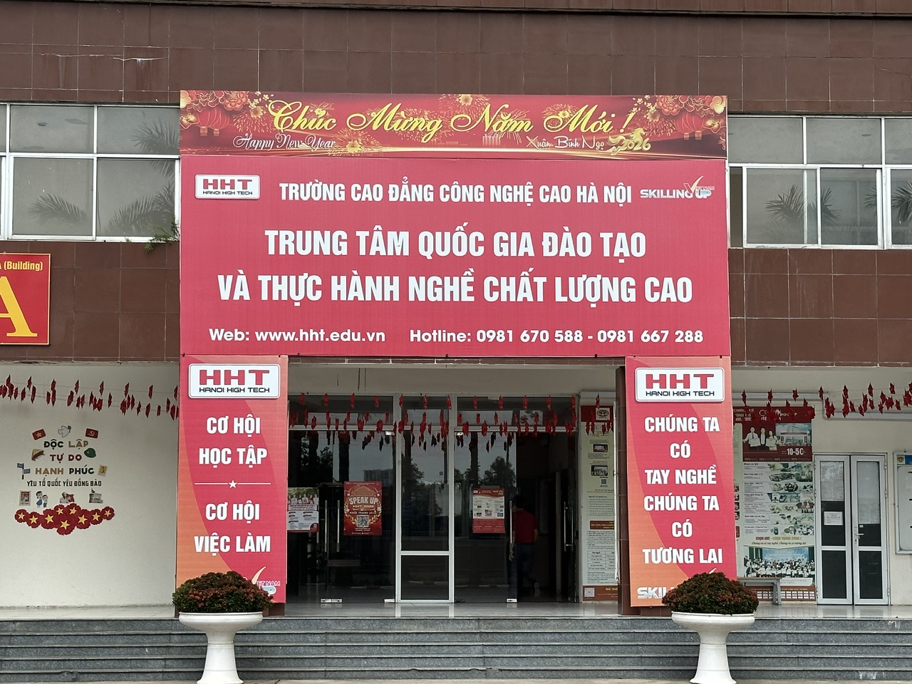 “Công ty Khai Minh liên tiếp trúng thầu Những tiêu chí kỹ thuật ‘quá tầm’ có đang thu hẹp cạnh tranh”