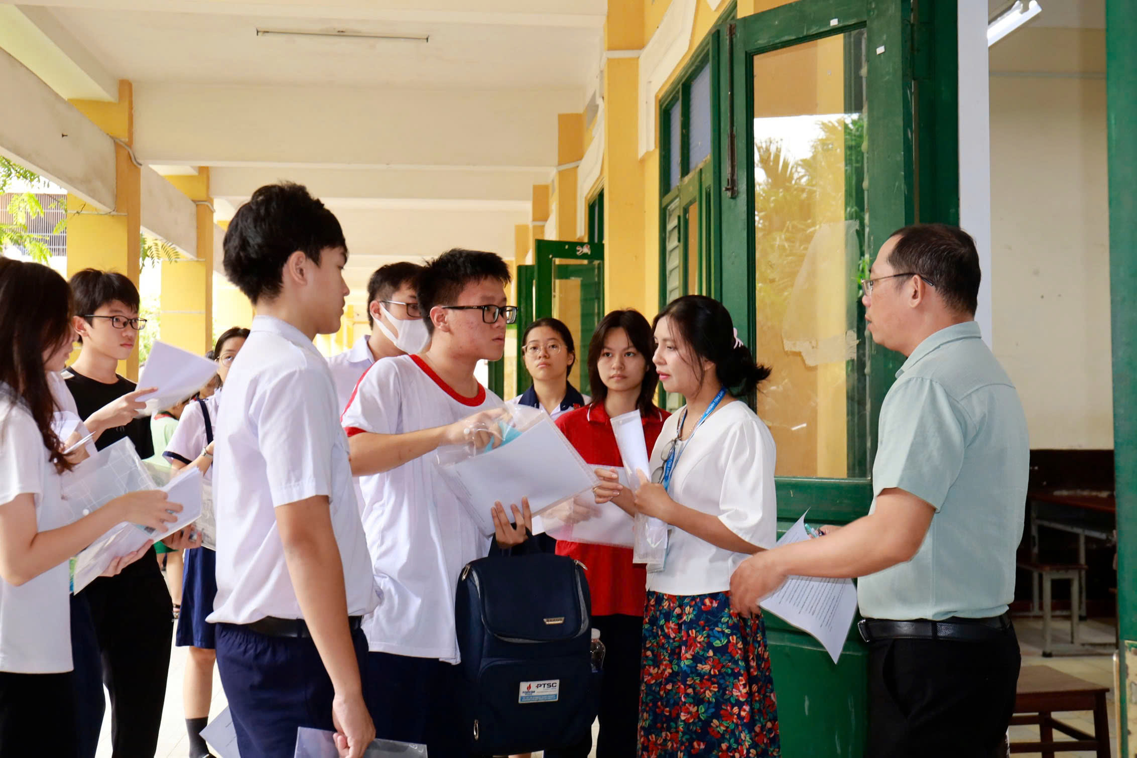 TP.HCM: Hơn 151.000 thí sinh làm thủ tục thi lớp 10