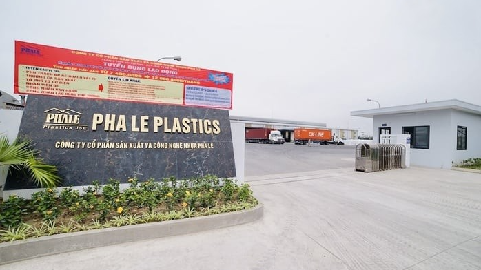 Nhựa Pha Lê (PLP) lãi chưa đầy 1,1 tỷ đồng, bị nhắc tên do chậm đóng bảo hiểm cho 249 lao động