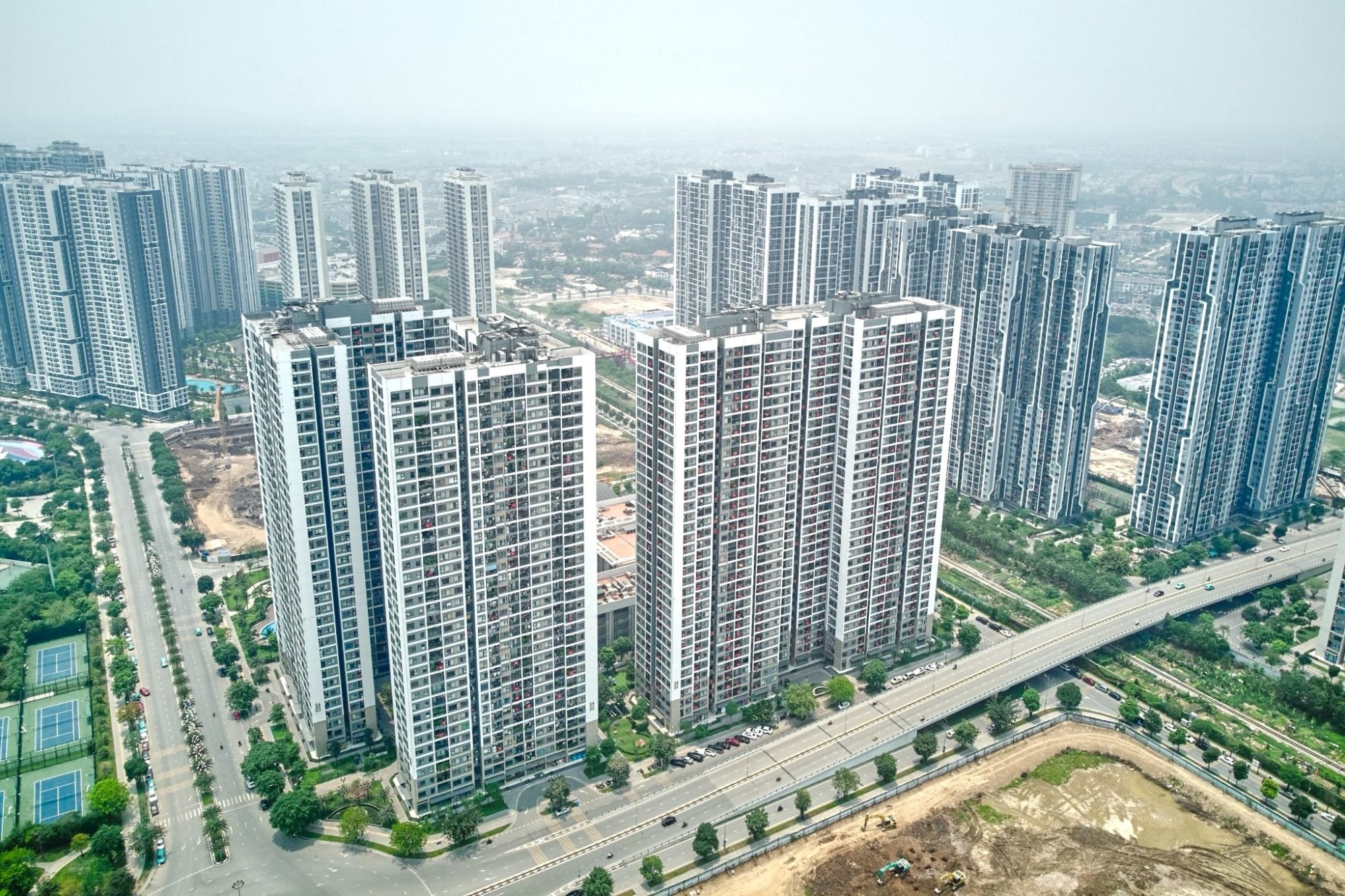 Nhà ở quanh metro: Làm sao để người thu nhập trung bình không bị bỏ lại phía sau?