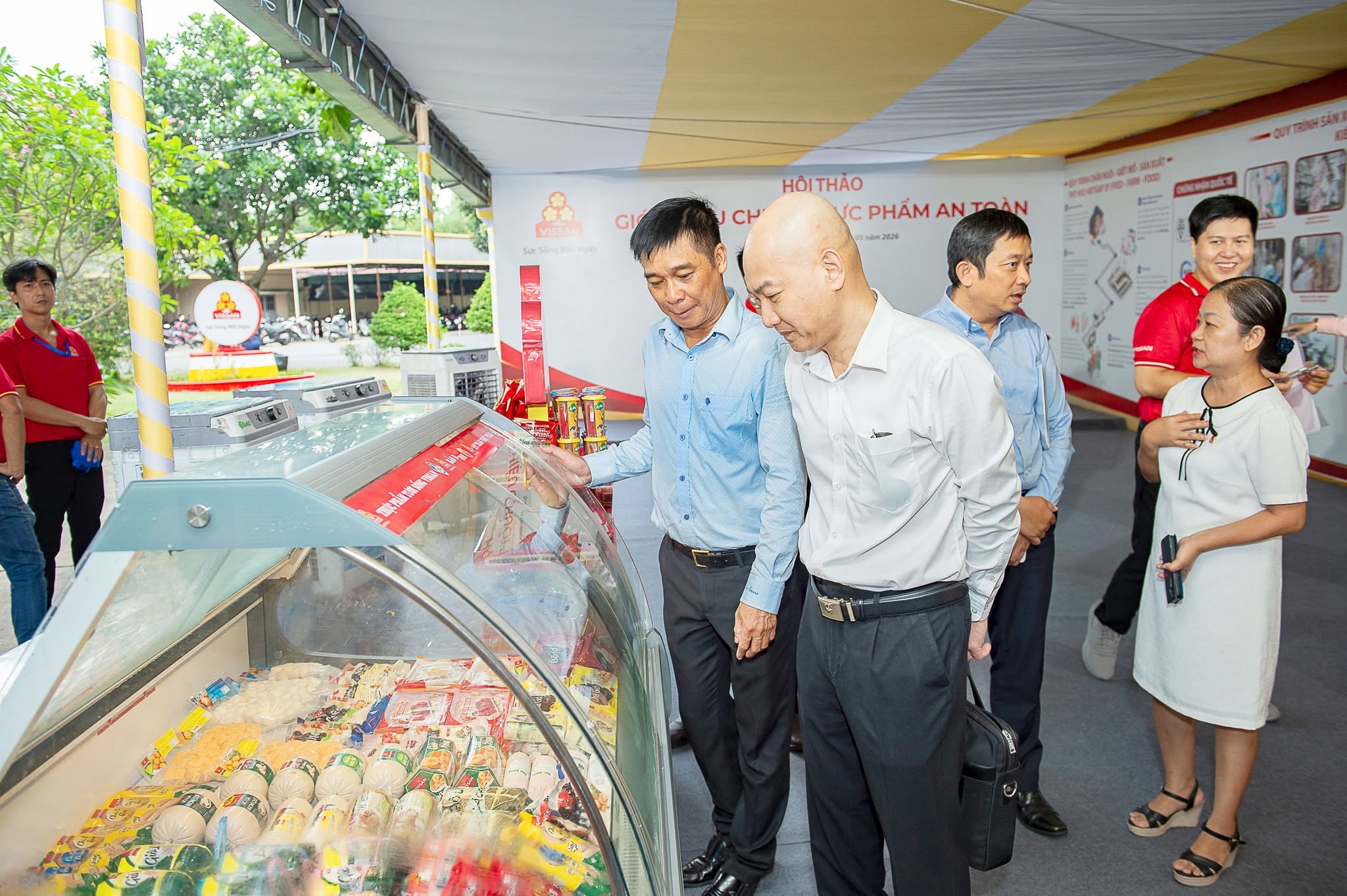 TP.HCM triển khai mô hình “Tick xanh trách nhiệm” vào bếp ăn trường học 