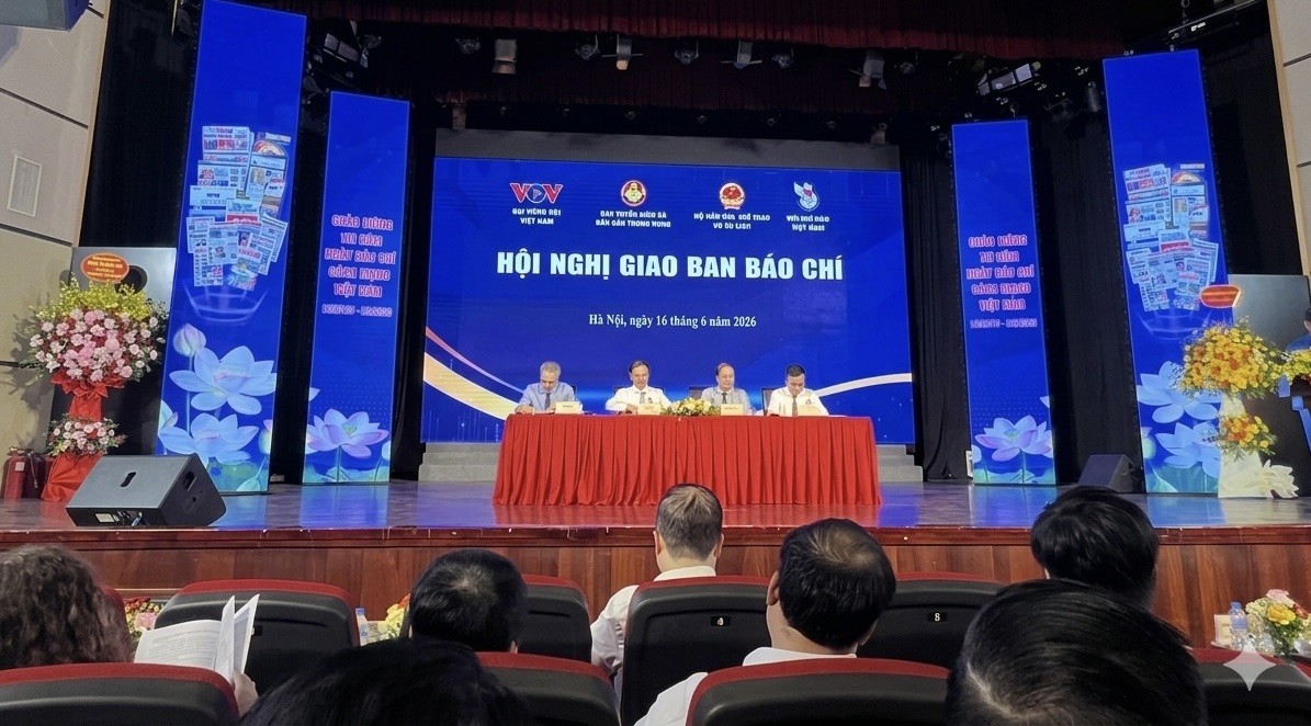 Báo chí cần chuyển từ cơ quan thông tin sang dẫn dắt thông tin, tham gia kiến tạo chính sách