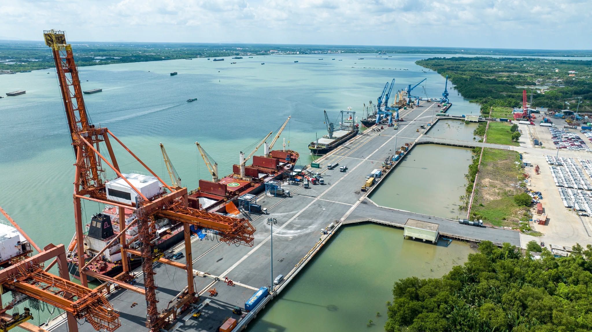 Chiến lược tái cấu trúc không gian logistics của TP.HCM